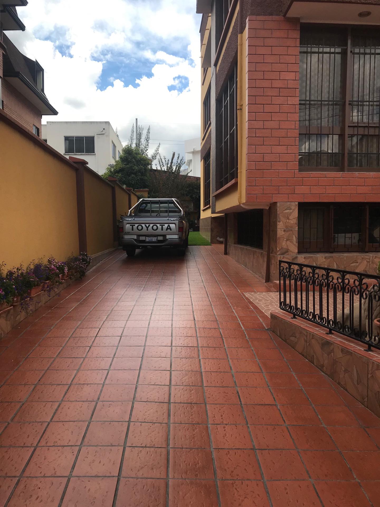 Casa en Calacoto en La Paz 5 dormitorios 6 baños 5 parqueos Foto 9