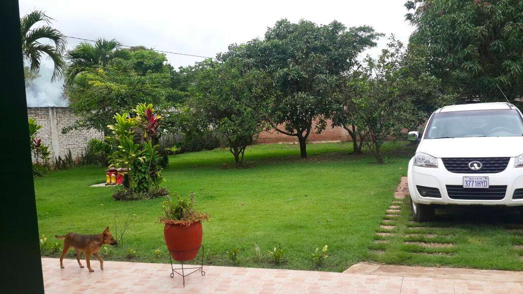 Galpón en VentaTERRENO CON GALPON EN ZONA URBANA DE COTOCA Foto 11