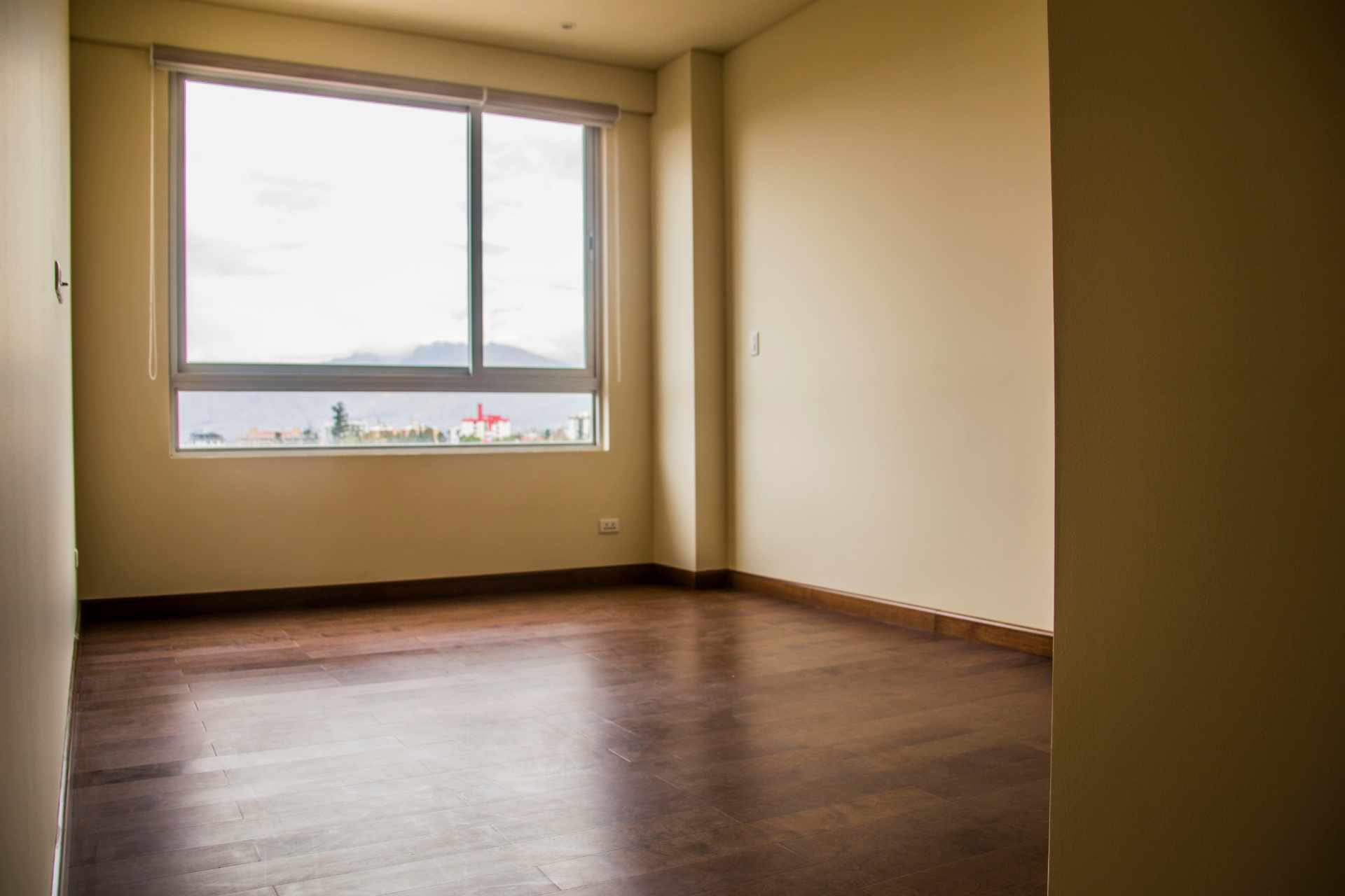 Departamento Parque Fidel Anze, entre Av. Pando y Av. Melchor Urquidi Foto 19