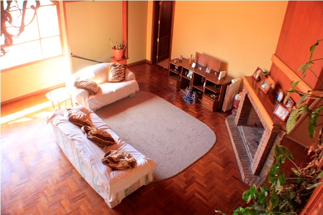 Casa en VentaCalle Innominada, Urb. El Paraiso 4 dormitorios 5 baños  Foto 5