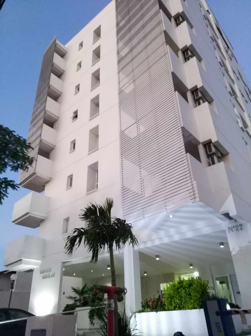 Departamento Av. Busch Casi 2do Anillo. Condominio Águilas Foto 1