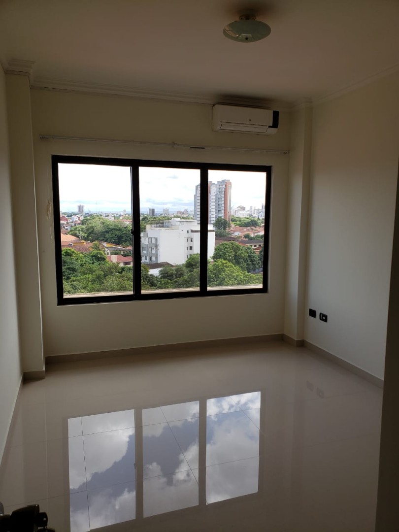 Departamento en Entre 1er y 2do anillo Este en Santa Cruz de la Sierra 3 dormitorios 2 baños 1 parqueos Foto 13