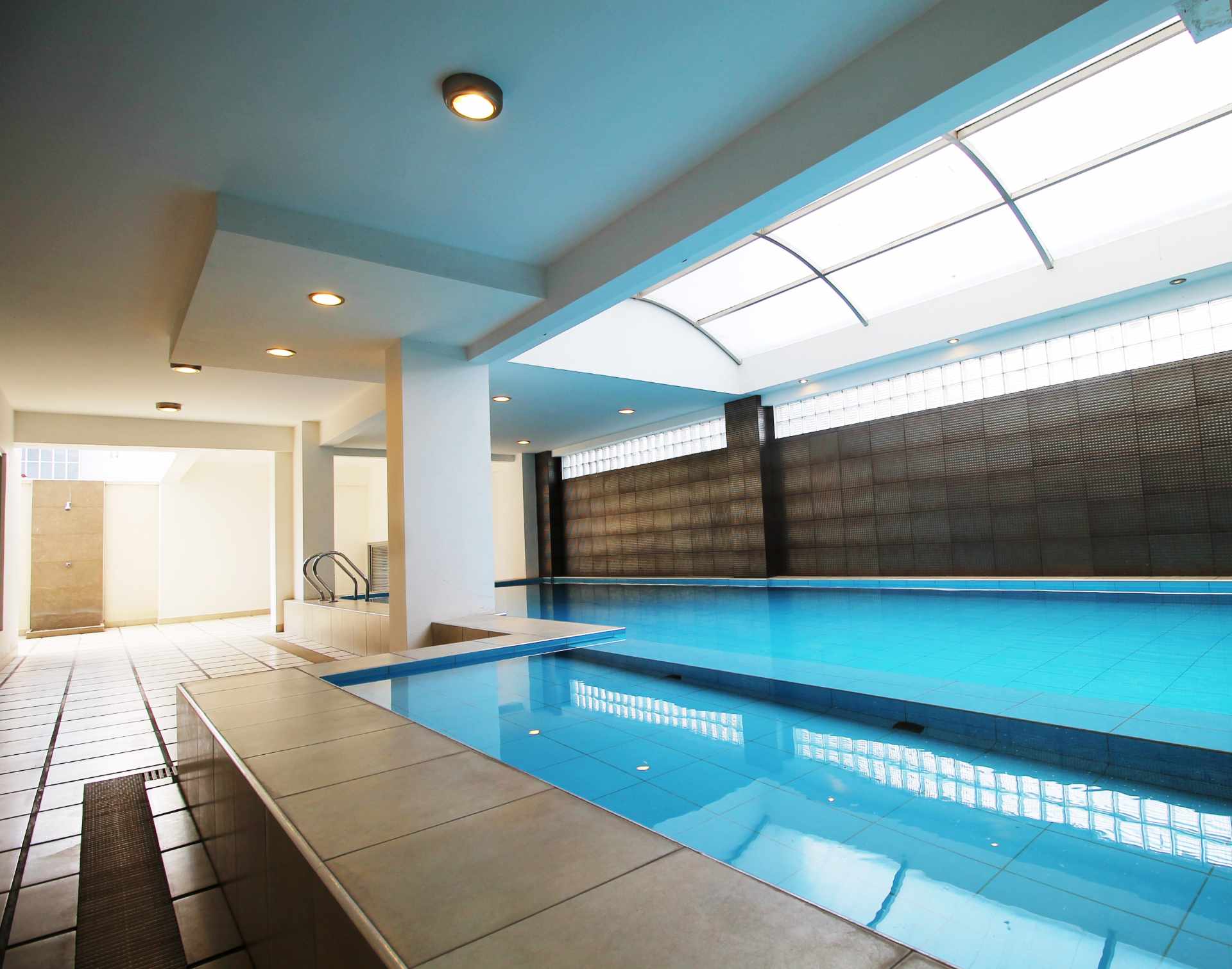 Departamento en AlquilerEdificio Elvira de Mendoza, Calle Elvira de Mendoza casi Av Las Americas 2 dormitorios 2 baños  Foto 11