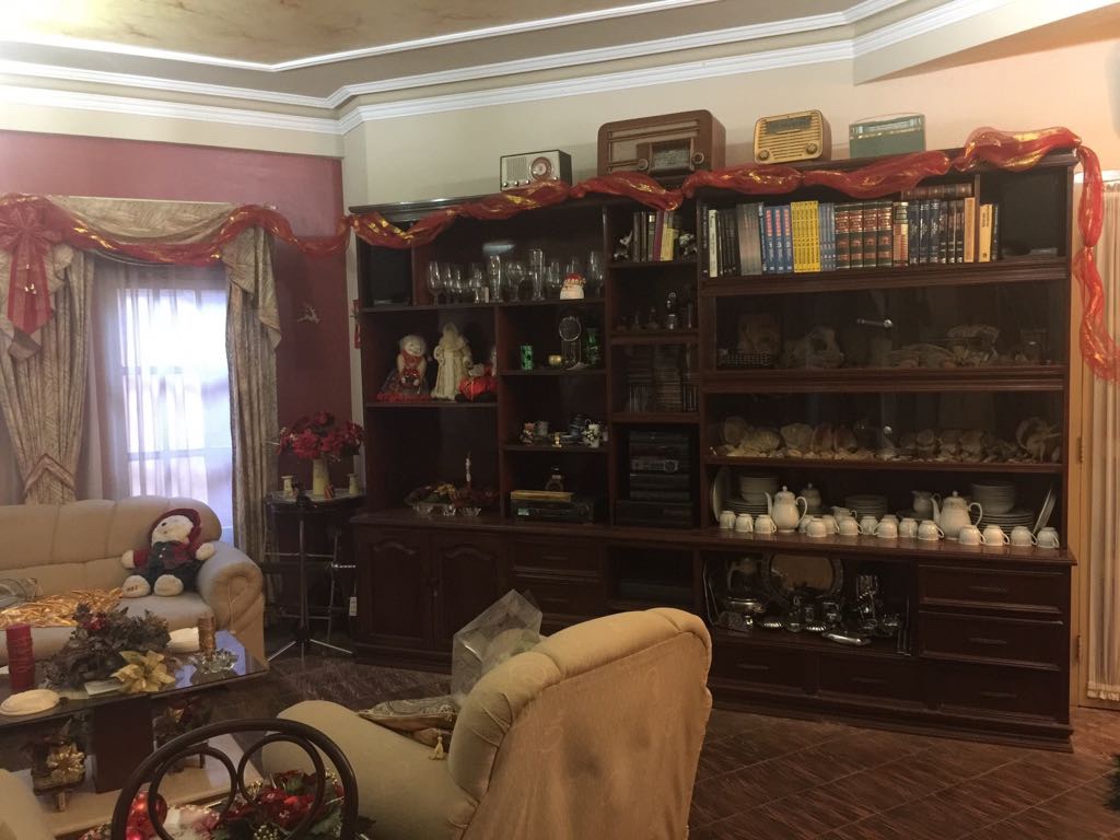 Casa Calle Guemes, entre calles: Estensoro y Av. Membrillos. 
Zona La Pampa. A dos cuadras del Parque Bolivar. Foto 6