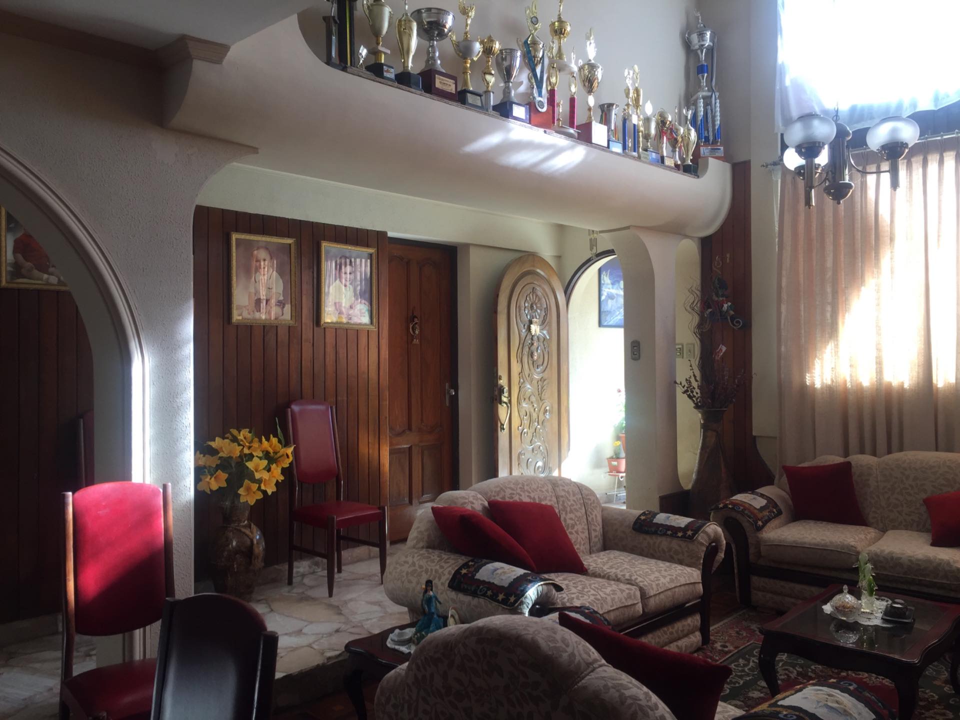 Casa en Cala Cala en Cochabamba 4 dormitorios 3 baños 4 parqueos Foto 5