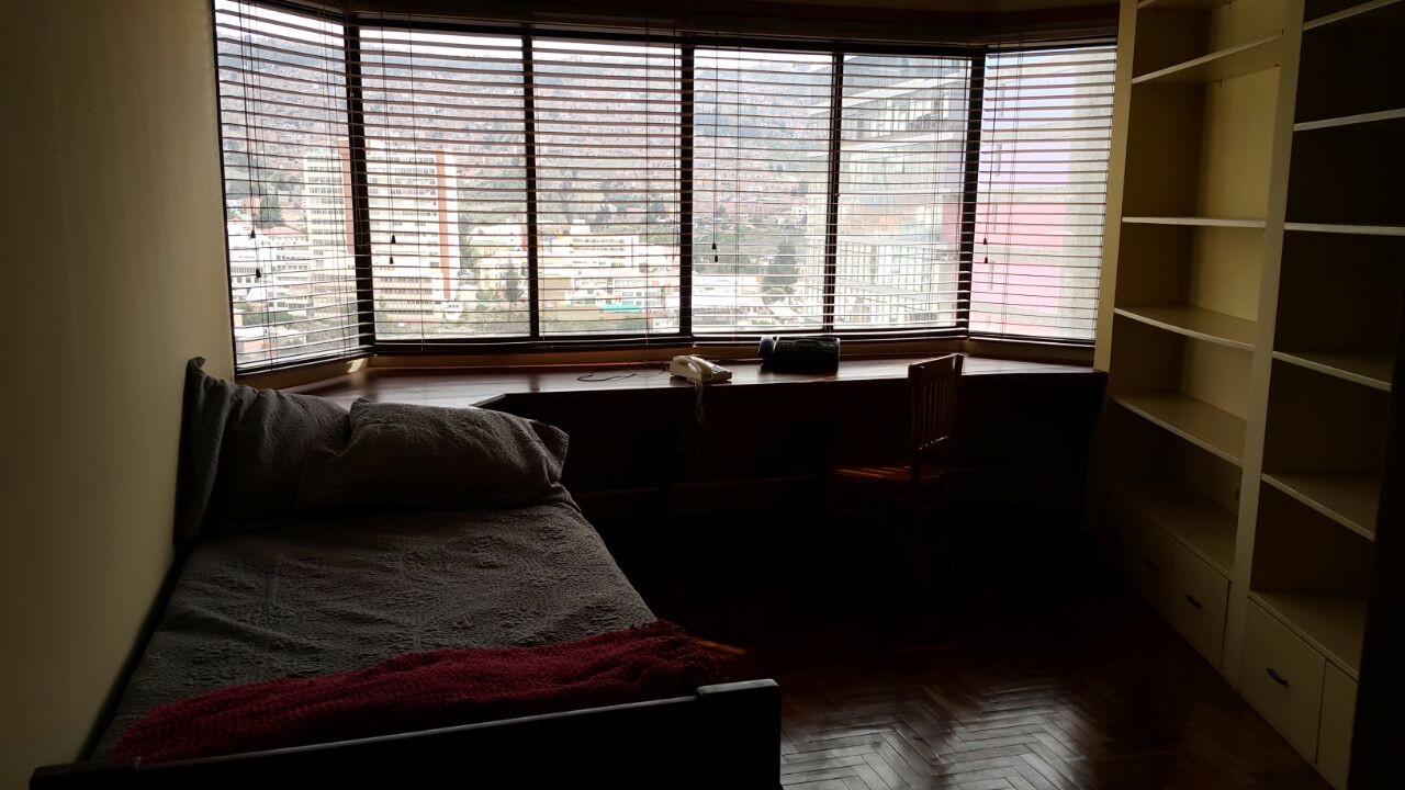 Departamento en San Jorge en La Paz 3 dormitorios 4 baños 1 parqueos Foto 9