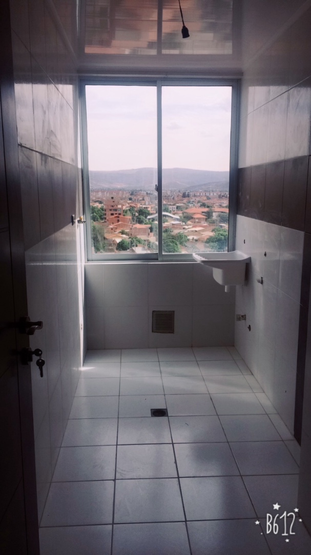 Departamento en Sarco en Cochabamba 3 dormitorios 3 baños 1 parqueos Foto 5