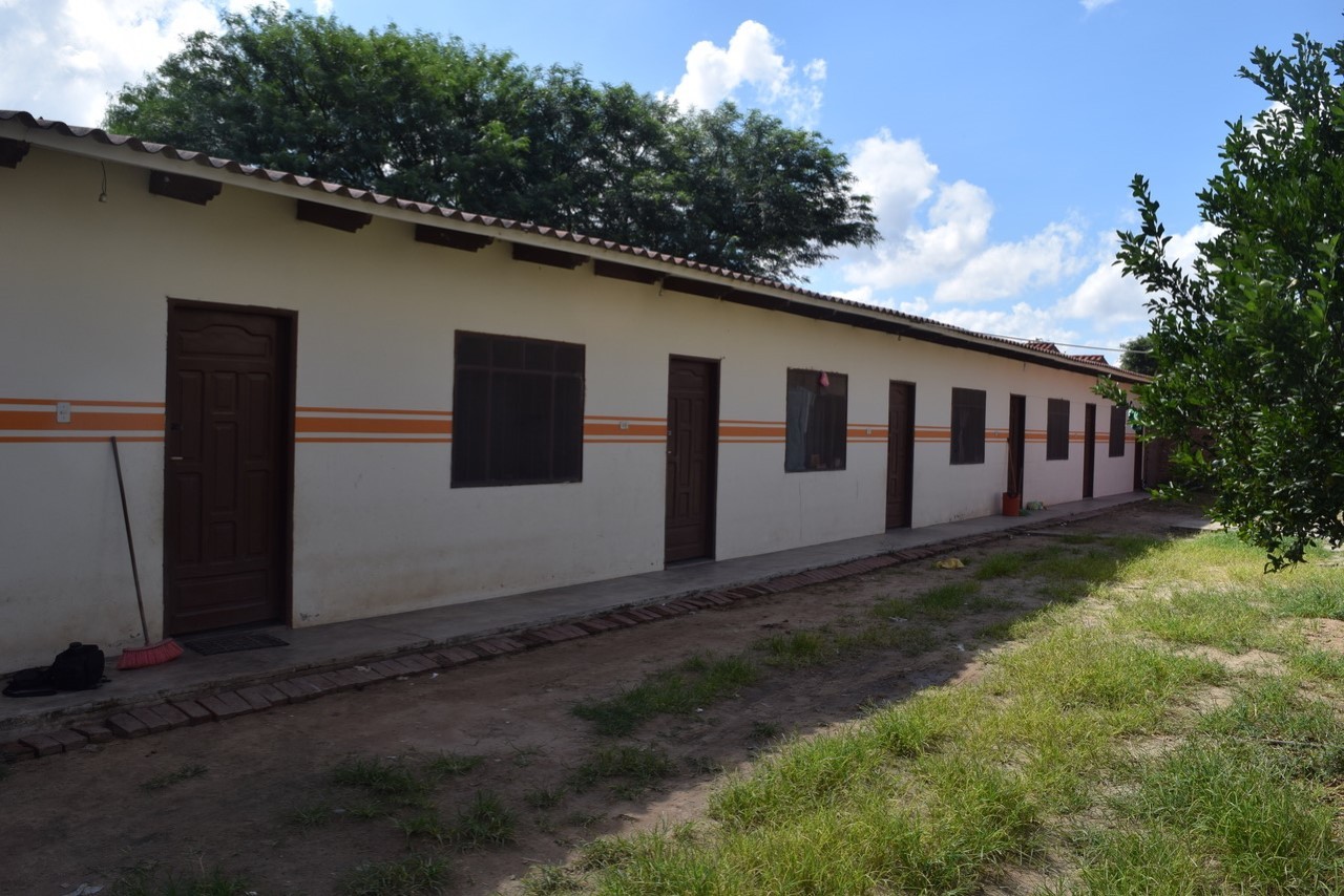 Casa en VentaKm.6 Doble Vía La Guardia a 1 cuadra del Colegio Santa Cruz Christian Learning Center 6 dormitorios 2 baños 3 parqueos Foto 3