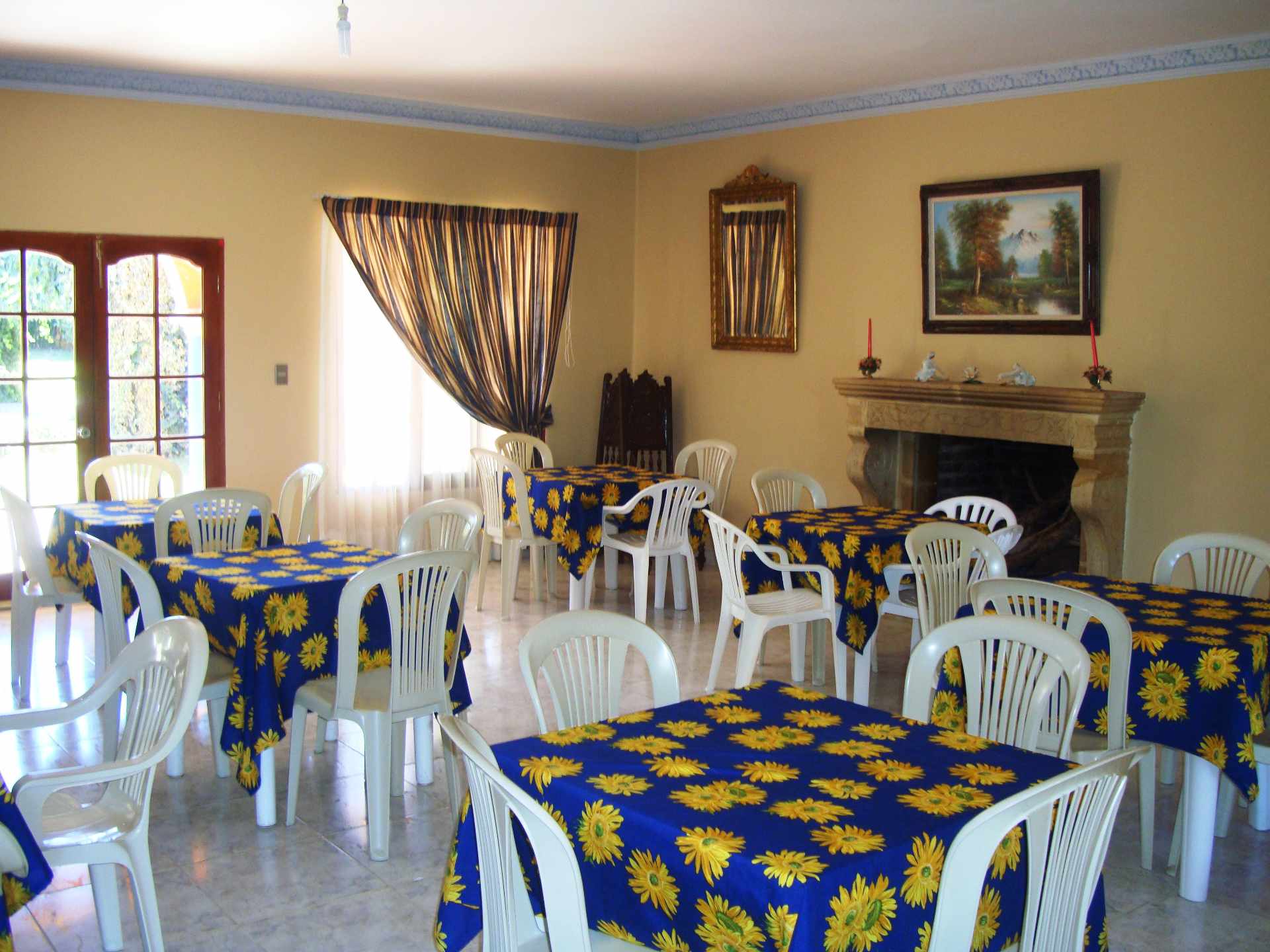 Local comercial Hotel de 4 estrellas de categoría
 en funcionamiento en
la ciudad de Tarija Foto 17