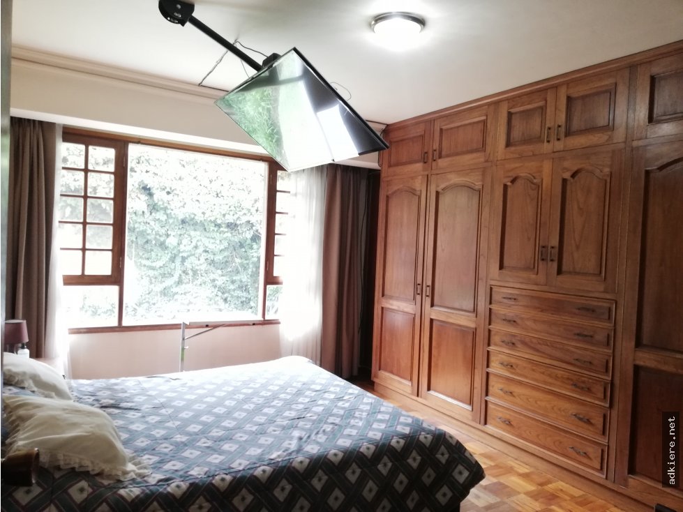 Casa en Queru Queru en Cochabamba 4 dormitorios 4 baños 2 parqueos Foto 9