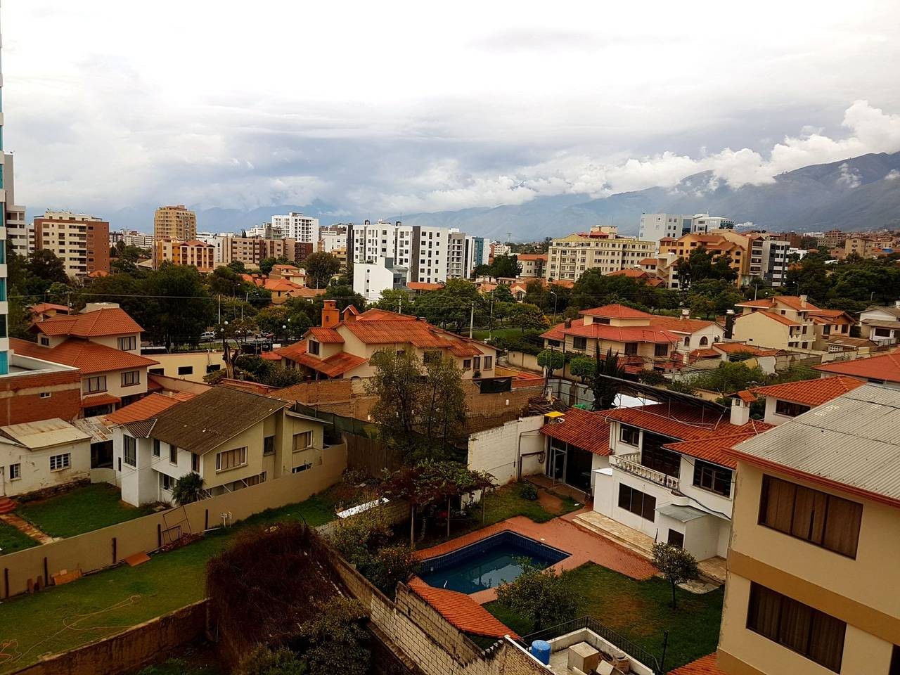 Departamento en AlquilerAv. America E357 Entre Av. Santa Cruz y Av. Villarroel 2 dormitorios 2 baños 1 parqueos Foto 11