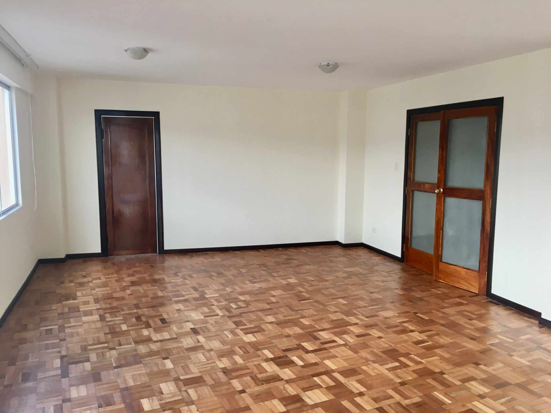 Departamento en VentaAv. Sanchez Lima Esq. Aspiazu, Edif. Orion piso 15.  Zona sopocachi. 3 dormitorios 2 baños 1 parqueos Foto 10