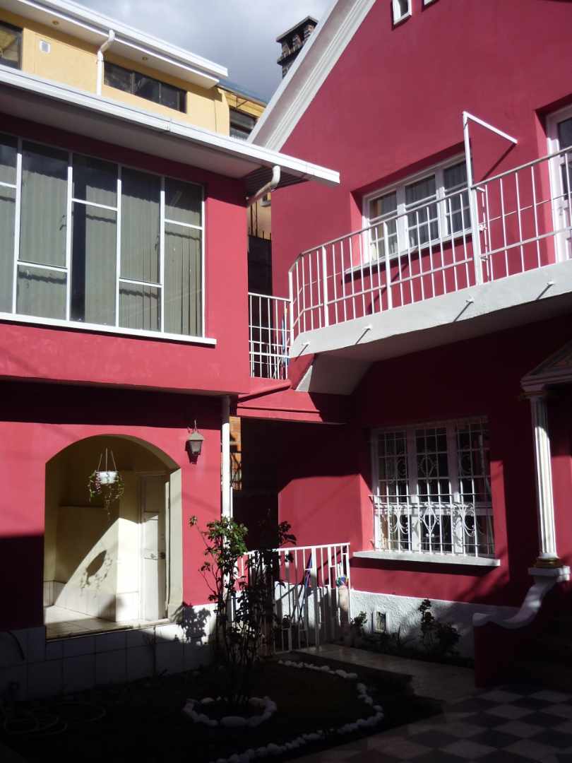 Casa en AlquilerMiraflores monumento busch 3 dormitorios 3 baños 2 parqueos Foto 2