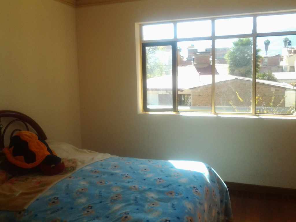 Casa en Noroeste en Cochabamba 6 dormitorios 5 baños 4 parqueos Foto 2
