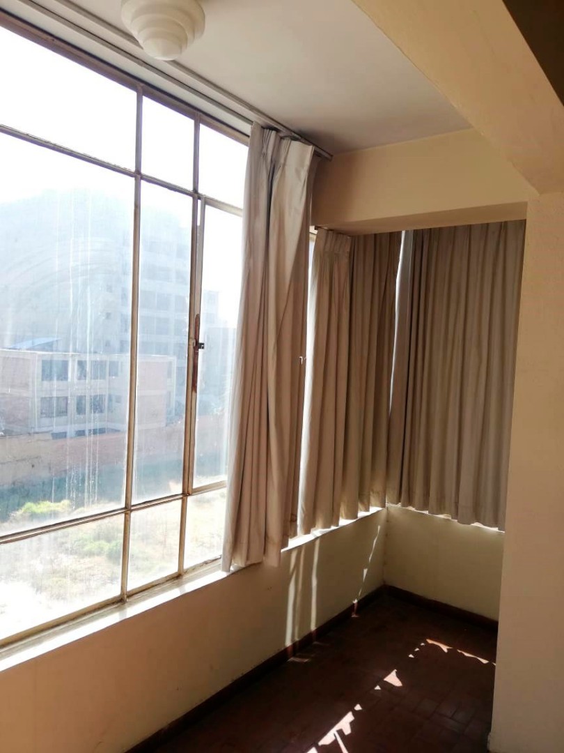 Oficina en Noroeste en Cochabamba 3 dormitorios 1 baños  Foto 8