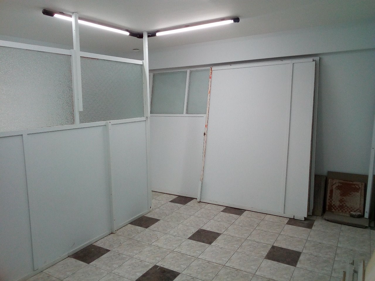 Oficina en VentaAv. Ayacucho 137. Edif. Entre Heroinas y C. Colombia 1 dormitorios 1 baños  Foto 2