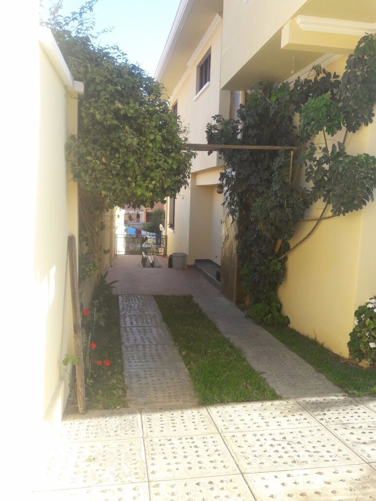 Casa en Aranjuez en Cochabamba 4 dormitorios 4 baños 2 parqueos Foto 8