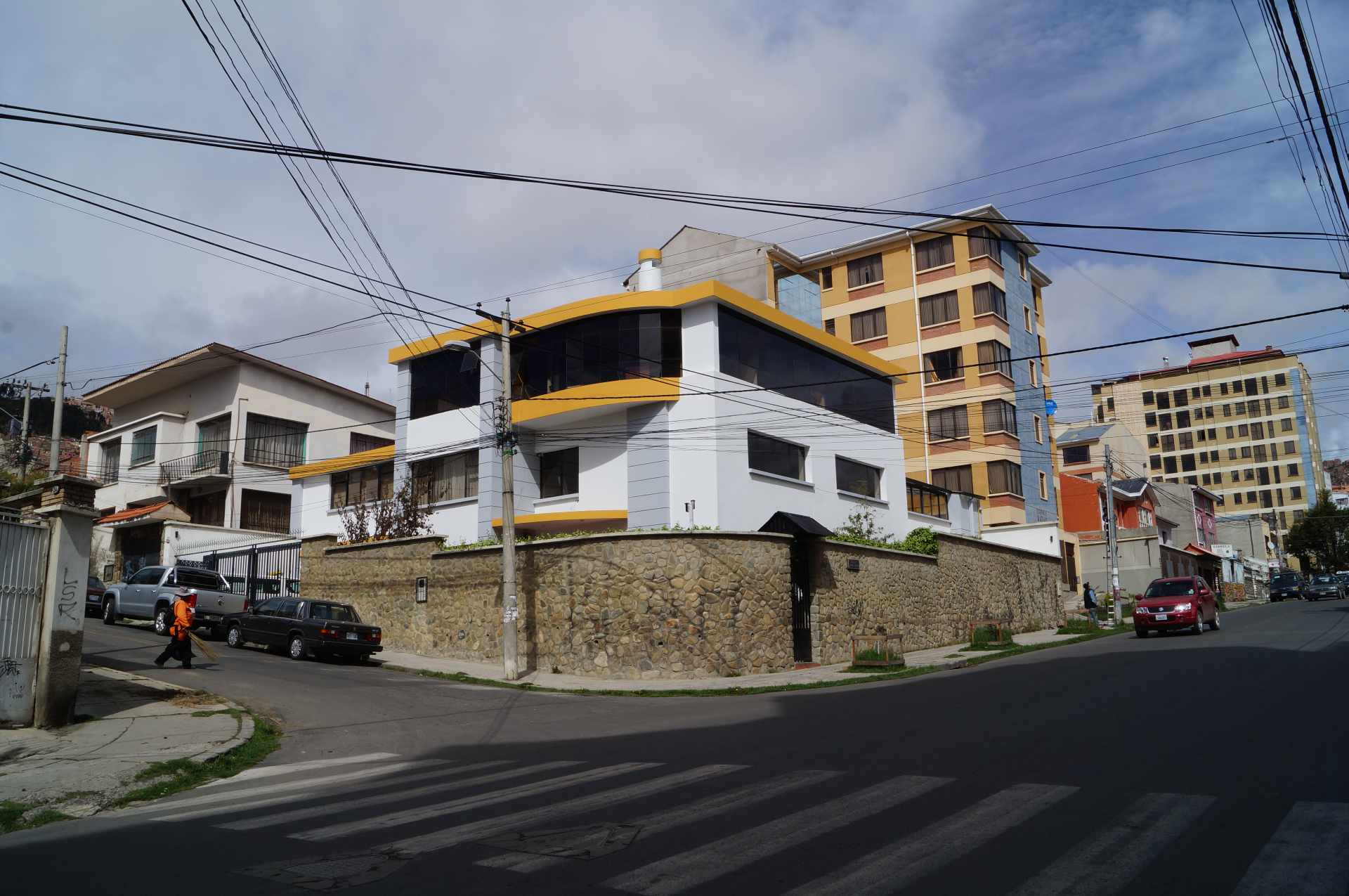 Oficina en Sopocachi en La Paz 23 dormitorios 9 baños 3 parqueos Foto 1