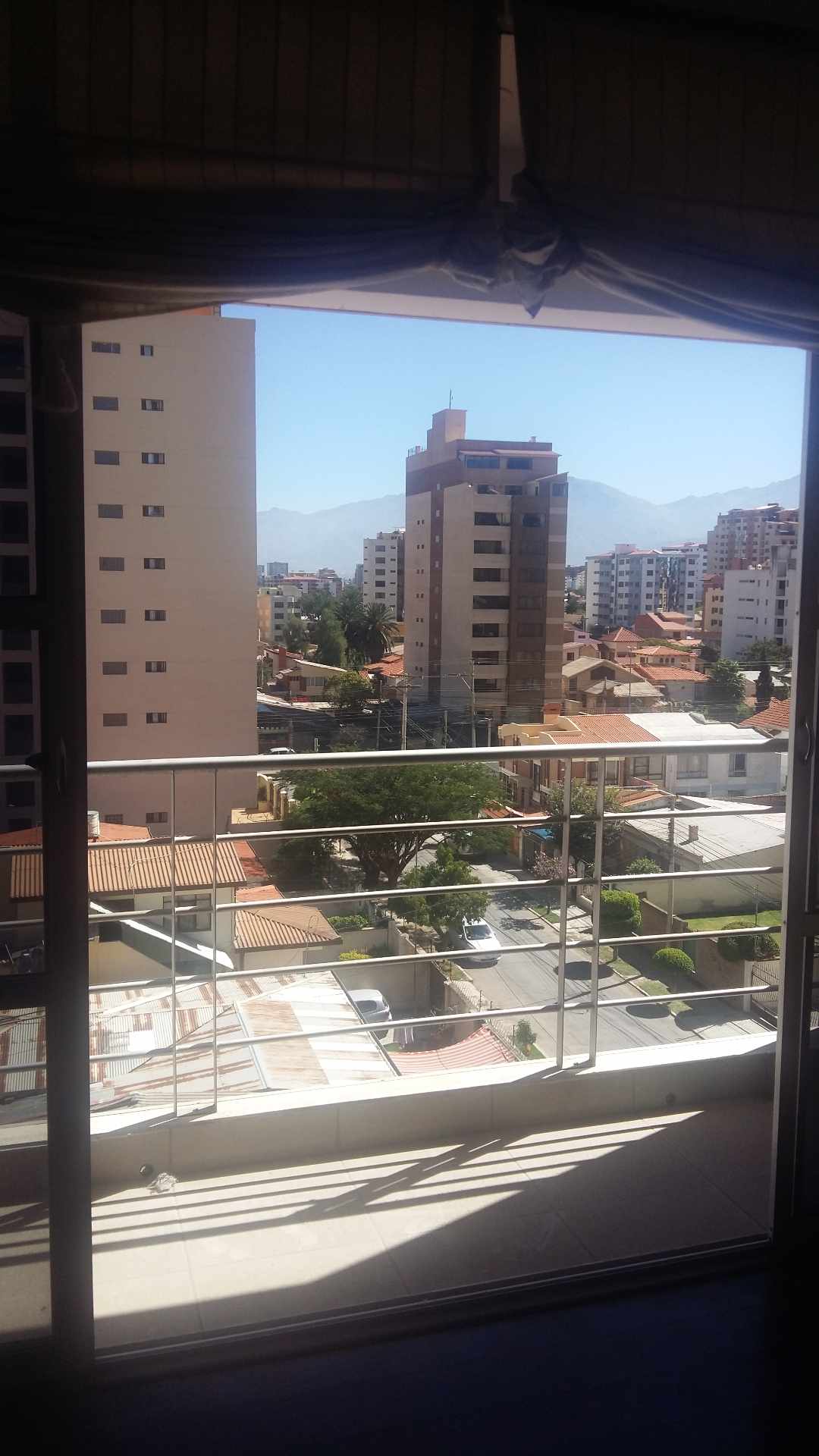 Departamento en Queru Queru en Cochabamba 3 dormitorios 2 baños 1 parqueos Foto 9