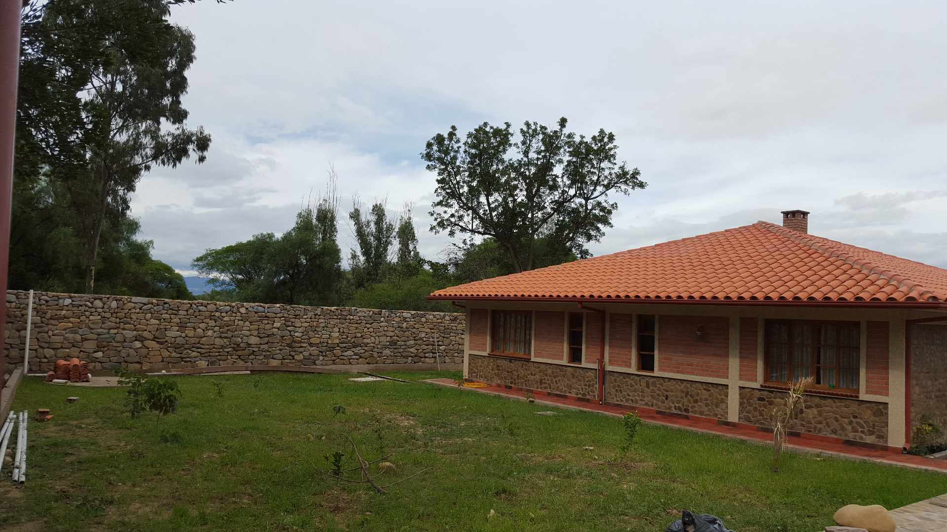 Casa en Tomatitas en Tarija 4 dormitorios 3 baños 6 parqueos Foto 15