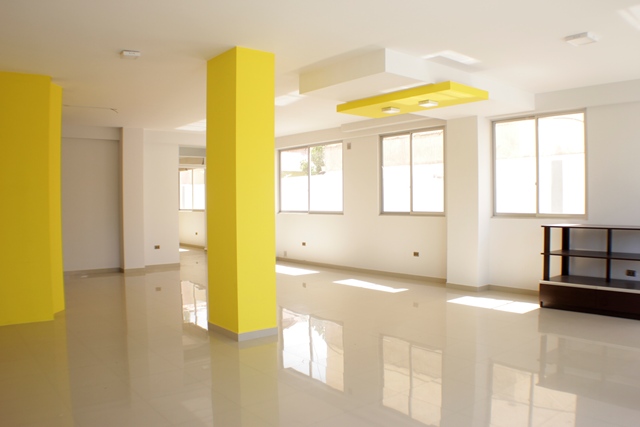 Local comercial en VentaCalle Alcibiades Guzmán casi Av. Santa Cruz Foto 15