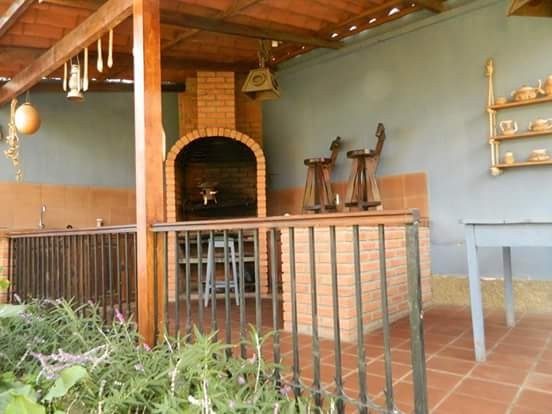 Casa en Bolognia en La Paz 5 dormitorios 3 baños 4 parqueos Foto 3