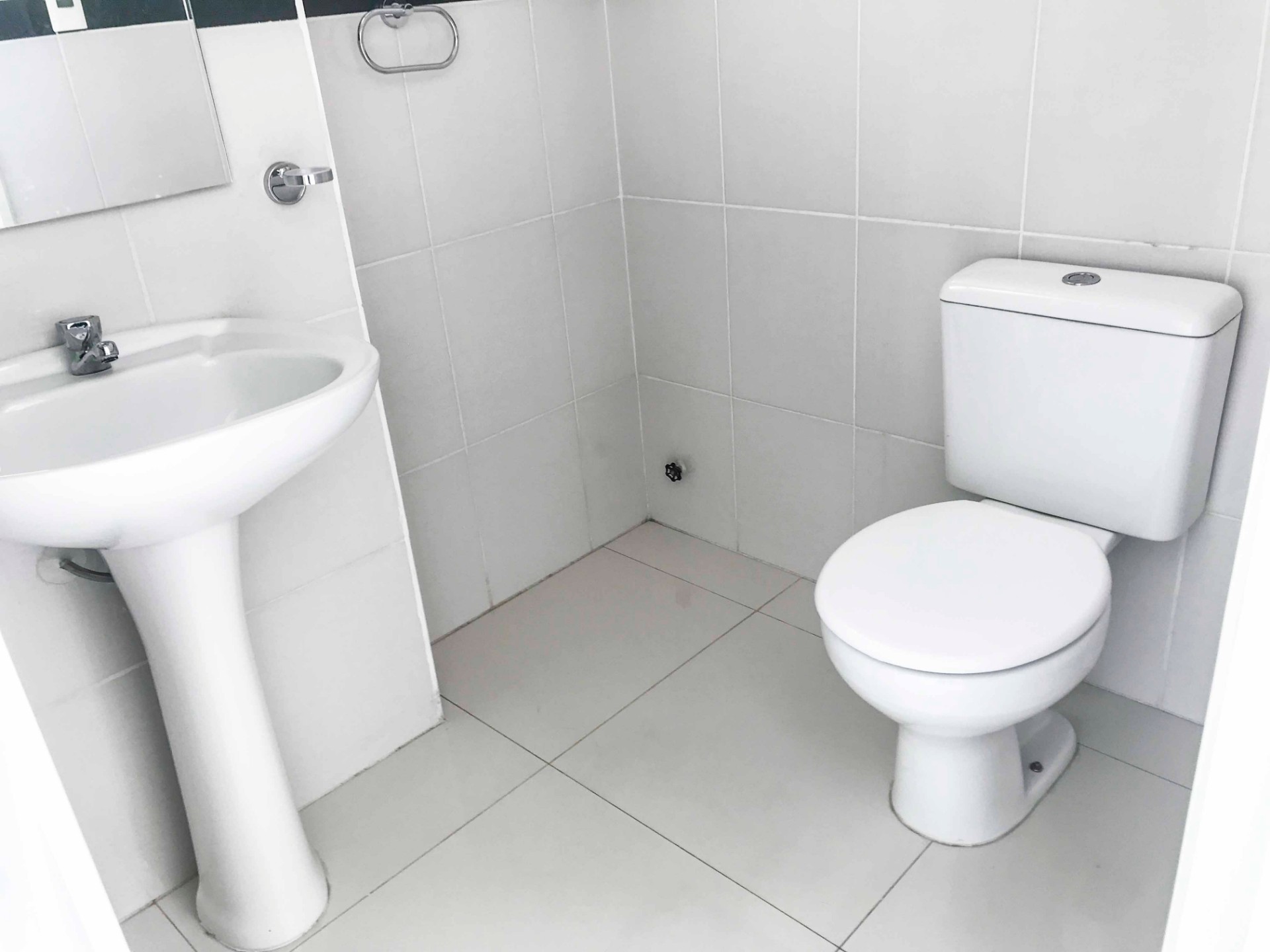 AV. HEROINAS EDIFICIO AFP | UltraCasas.com $us 750 [UC-471582]