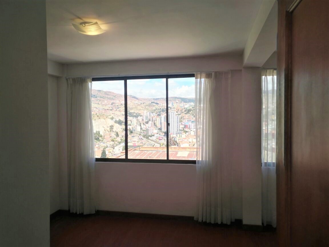 Casa en AlquilerBella Vista, La Paz Bolivia 5 dormitorios 4 baños 1 parqueos Foto 12