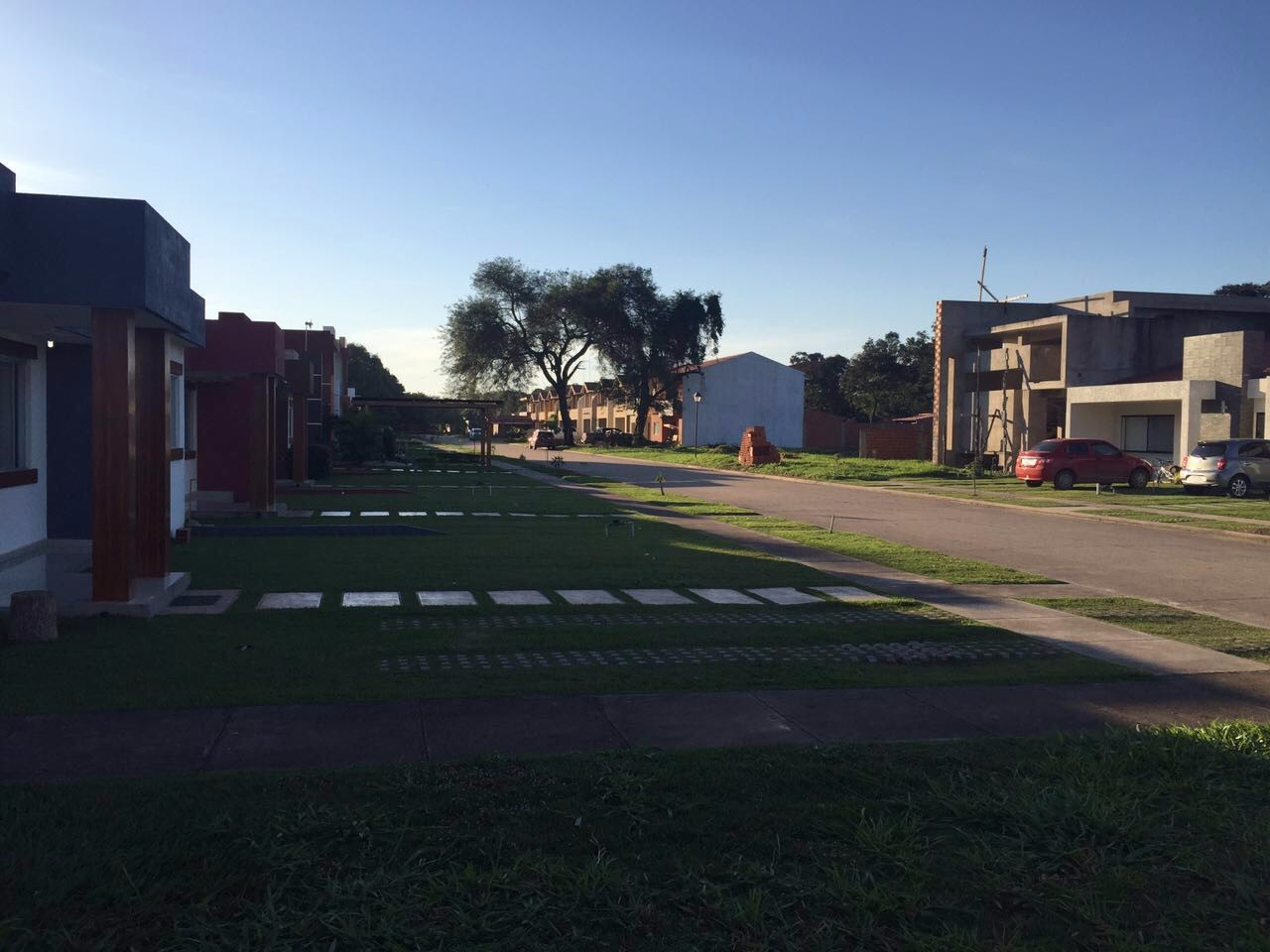 Casa en Carretera Cotoca en Santa Cruz de la Sierra 3 dormitorios 3 baños 2 parqueos Foto 2