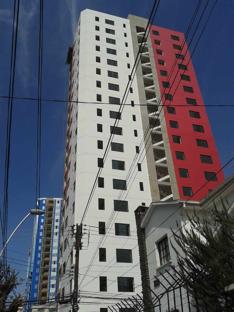 Departamento en Miraflores en La Paz 2 dormitorios 3 baños  Foto 1