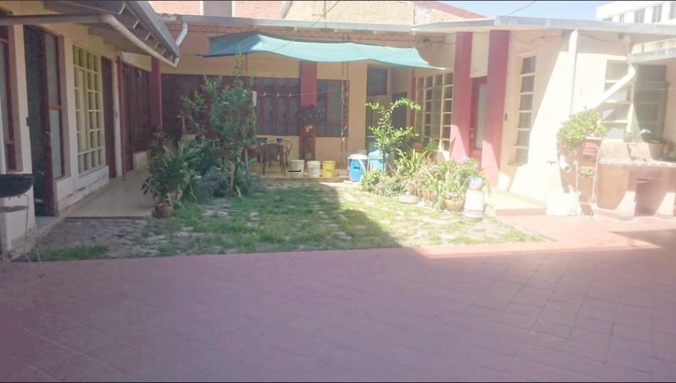 Casa en VentaEdificio En Venta - Cochabamba, Zona Comercial: A pasos de Av. Oquendo 18 dormitorios 13 baños 3 parqueos Foto 5