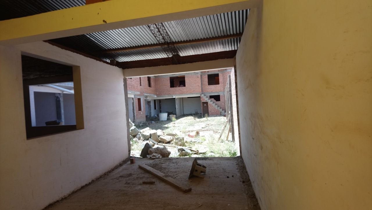 Casa en VentaCarretera Oruro Potosi Frente al regimiento Braun 3 dormitorios 2 baños 3 parqueos Foto 4