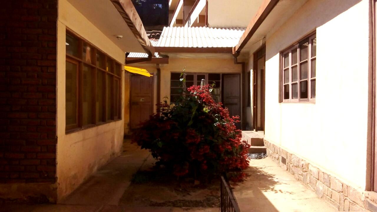 Casa en Noroeste en Cochabamba 5 dormitorios 2 baños 2 parqueos Foto 2