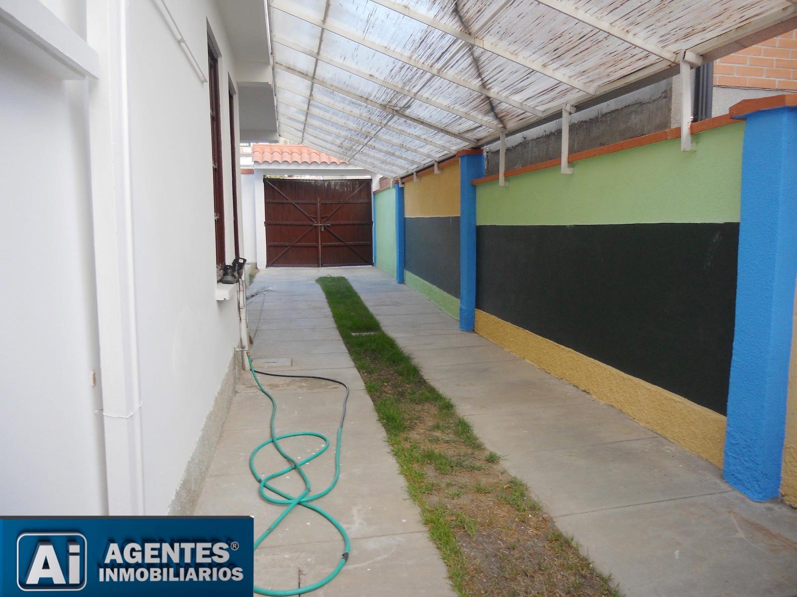 Casa en Auquisamaña en La Paz 4 dormitorios 4 baños 3 parqueos Foto 13