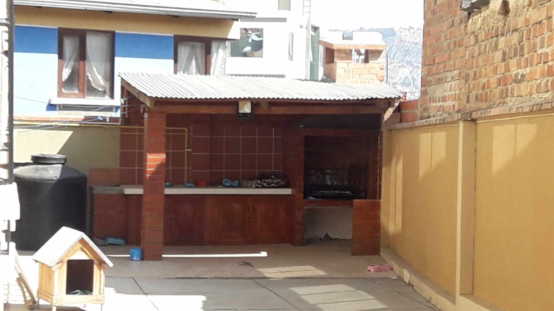 Casa en Auquisamaña en La Paz 4 dormitorios 3 baños 4 parqueos Foto 1