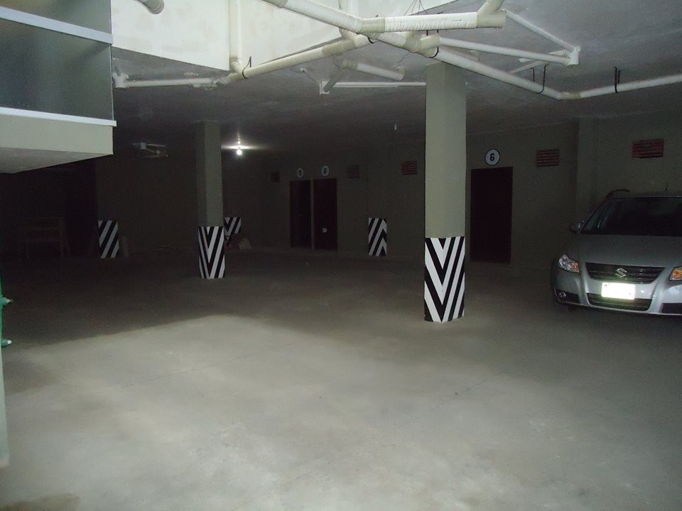 Departamento Achumani, calle F, Sector Asilo. Edificio Residencial Foto 8