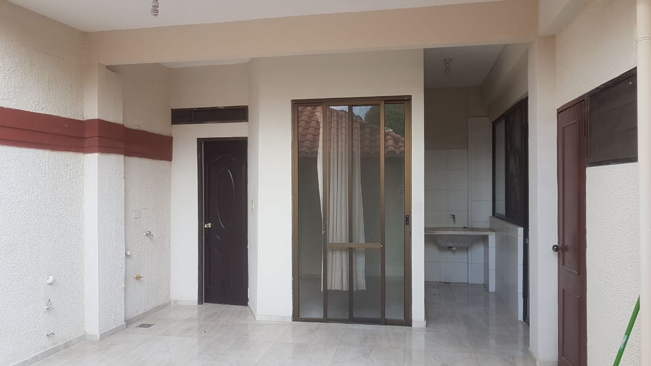 Casa Condominio el bosque 4to anillo y Radial 26 Foto 13