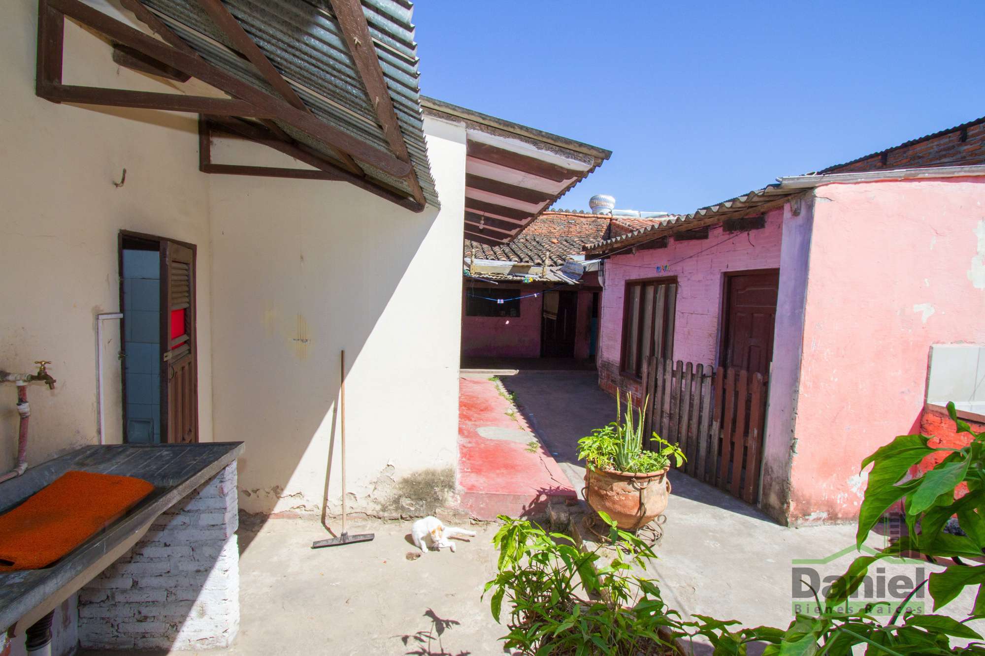 Casa en VentaSanta Cruz de la Sierra, Bolivia 3 dormitorios 2 baños 3 parqueos Foto 10