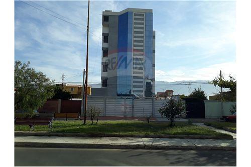 En Alquiler a $us 400 Foto 1