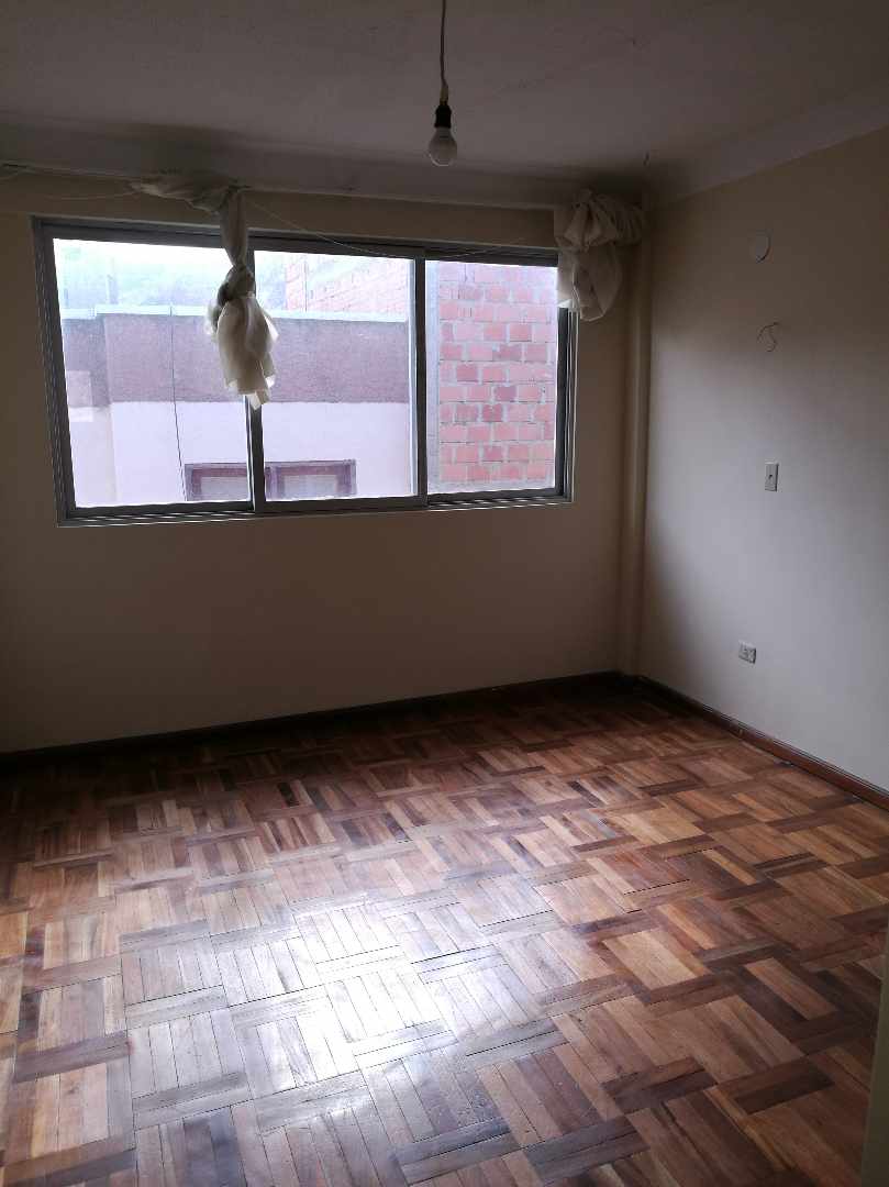 Departamento en Los Pinos en La Paz 2 dormitorios 2 baños  Foto 6