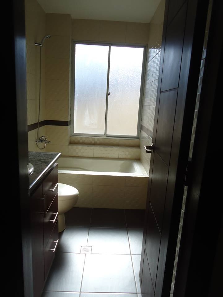 Departamento Achumani, calle F, Sector Asilo. Edificio Residencial Foto 21