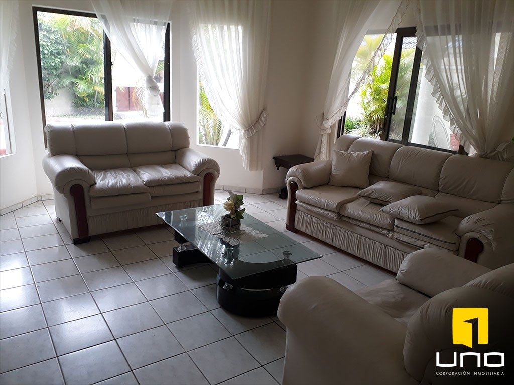 En Alquiler a $us 700 Foto 5