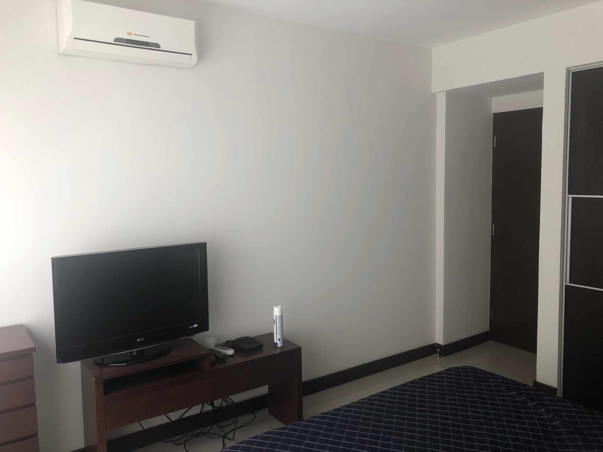 Departamento en Sirari en Santa Cruz de la Sierra 1 dormitorios 1 baños 1 parqueos Foto 9