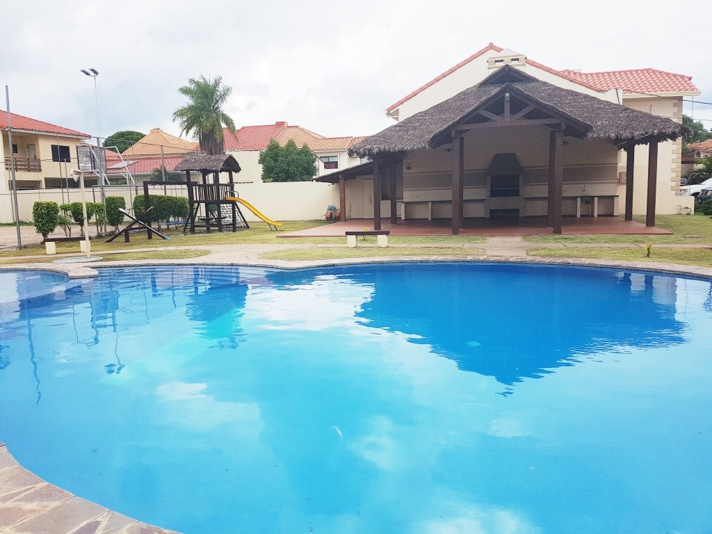 Casa en Alquiler8vo anillo casi Ave. Banzer 3 dormitorios 2 baños 2 parqueos Foto 7