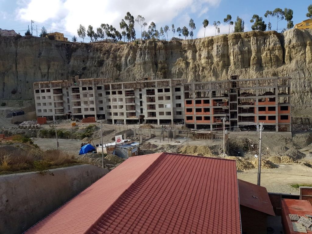 Galpón en VentaEx hacienda Achumani prolongación Las Violetas (Achumani  - La Paz)    Foto 3