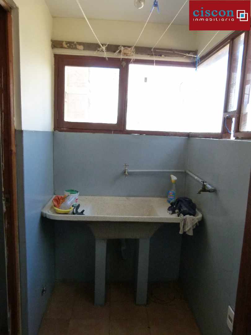 Departamento en Los Pinos en La Paz 3 dormitorios 2 baños  Foto 5