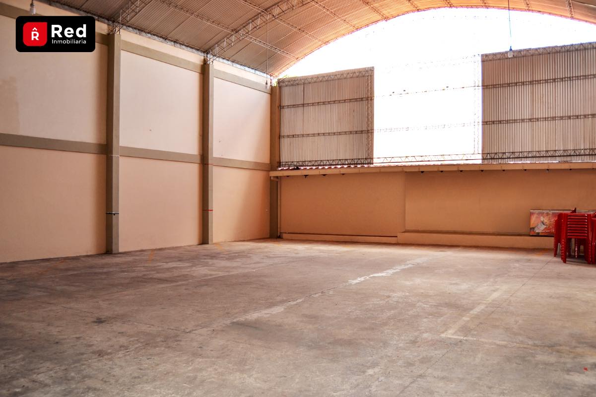 Edificio ALQUILER DE EDIFICIO SOBRE AVENIDA CON GALPON Foto 3