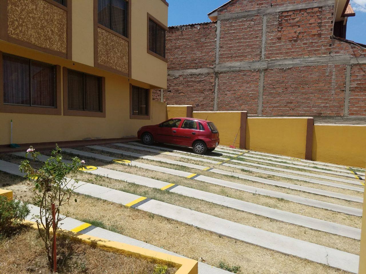 Departamento en Queru Queru en Cochabamba 3 dormitorios 2 baños 1 parqueos Foto 12