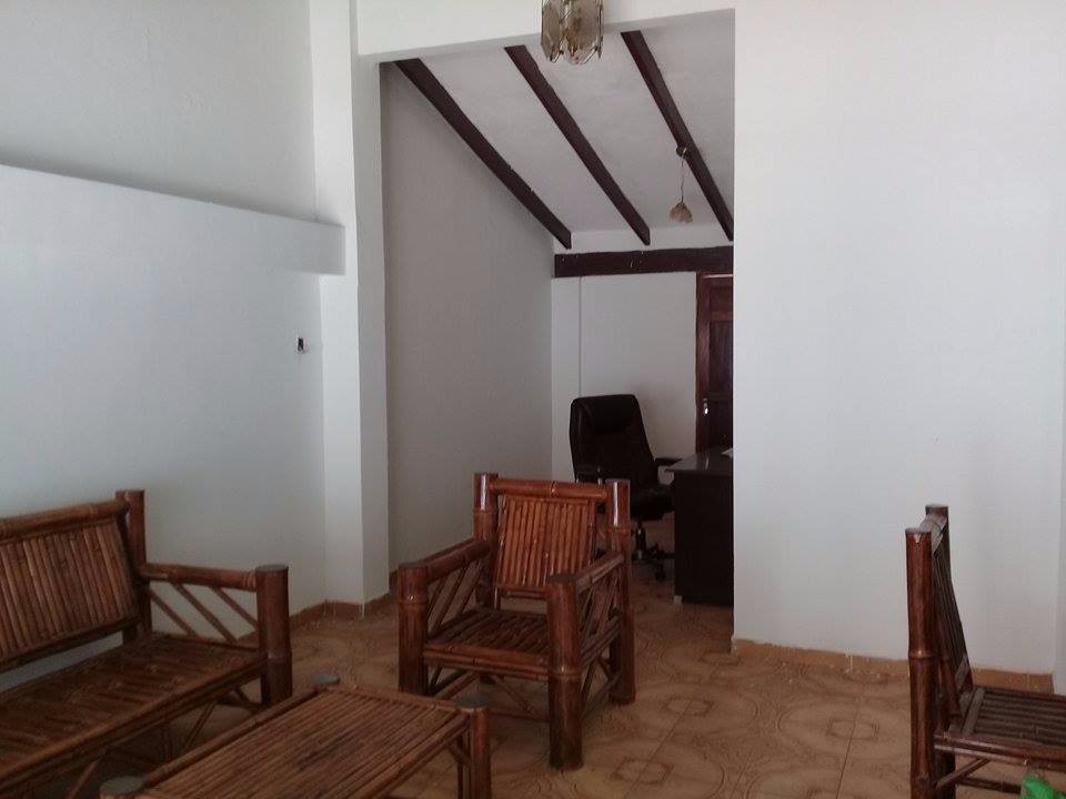 Casa en VentaAv. San Martín de Porres (Doble Vía La Guardia a 1 cuadra del 5to anillo) - Barrio California 4 dormitorios 3 baños 2 parqueos Foto 2