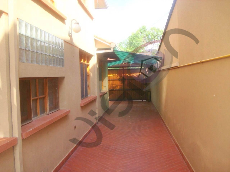 Casa en Cala Cala en Cochabamba 8 dormitorios 3 baños 3 parqueos Foto 3